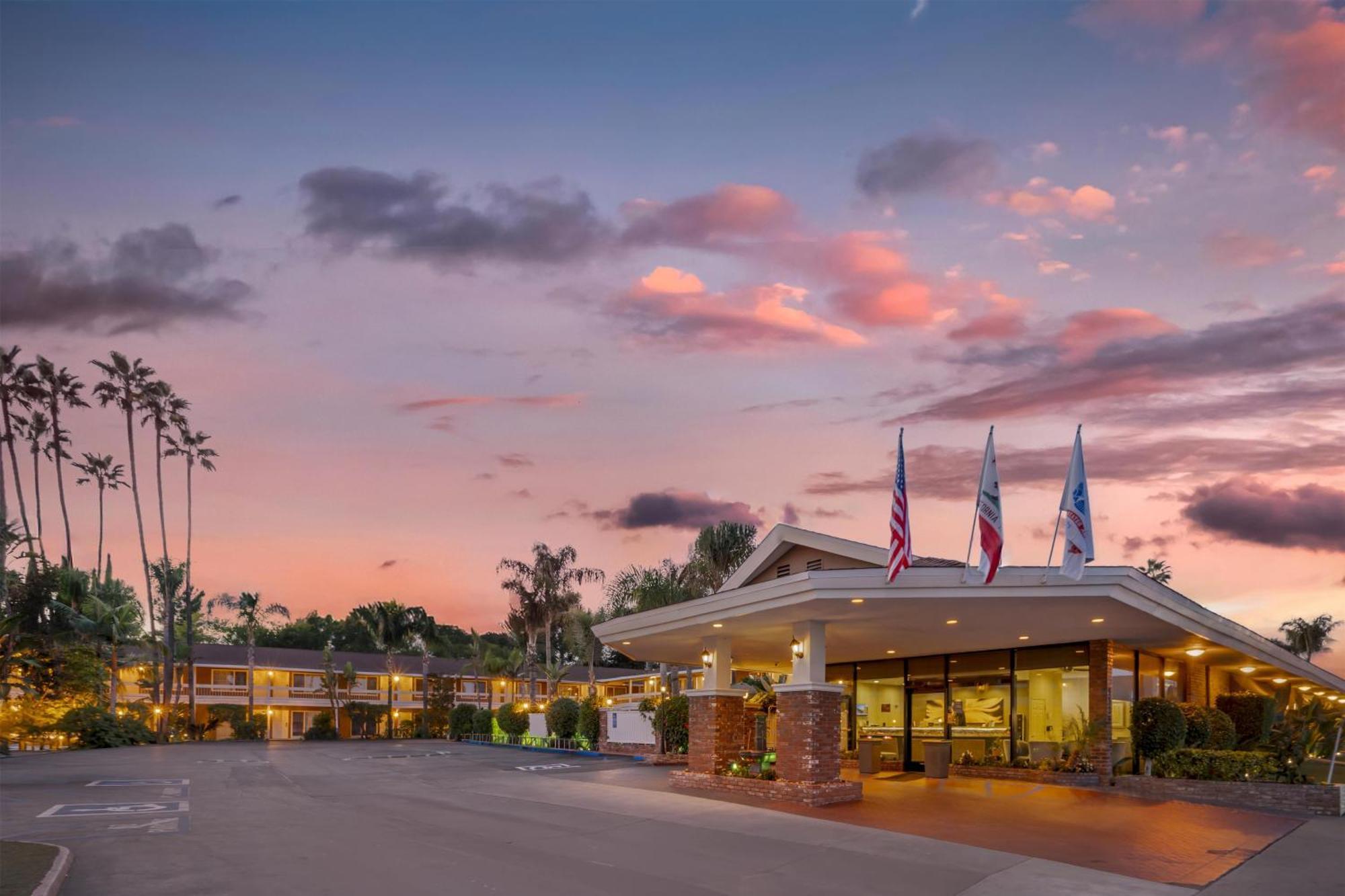 Best Western Plus Carriage Inn