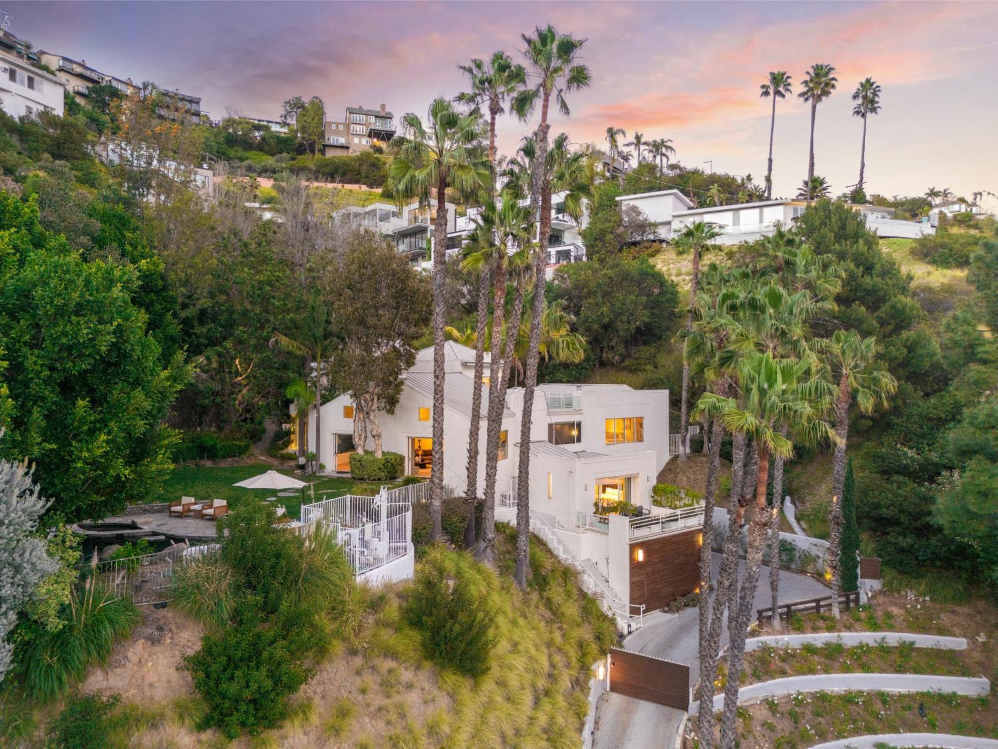 Rising Glen Apartment - Los Angeles