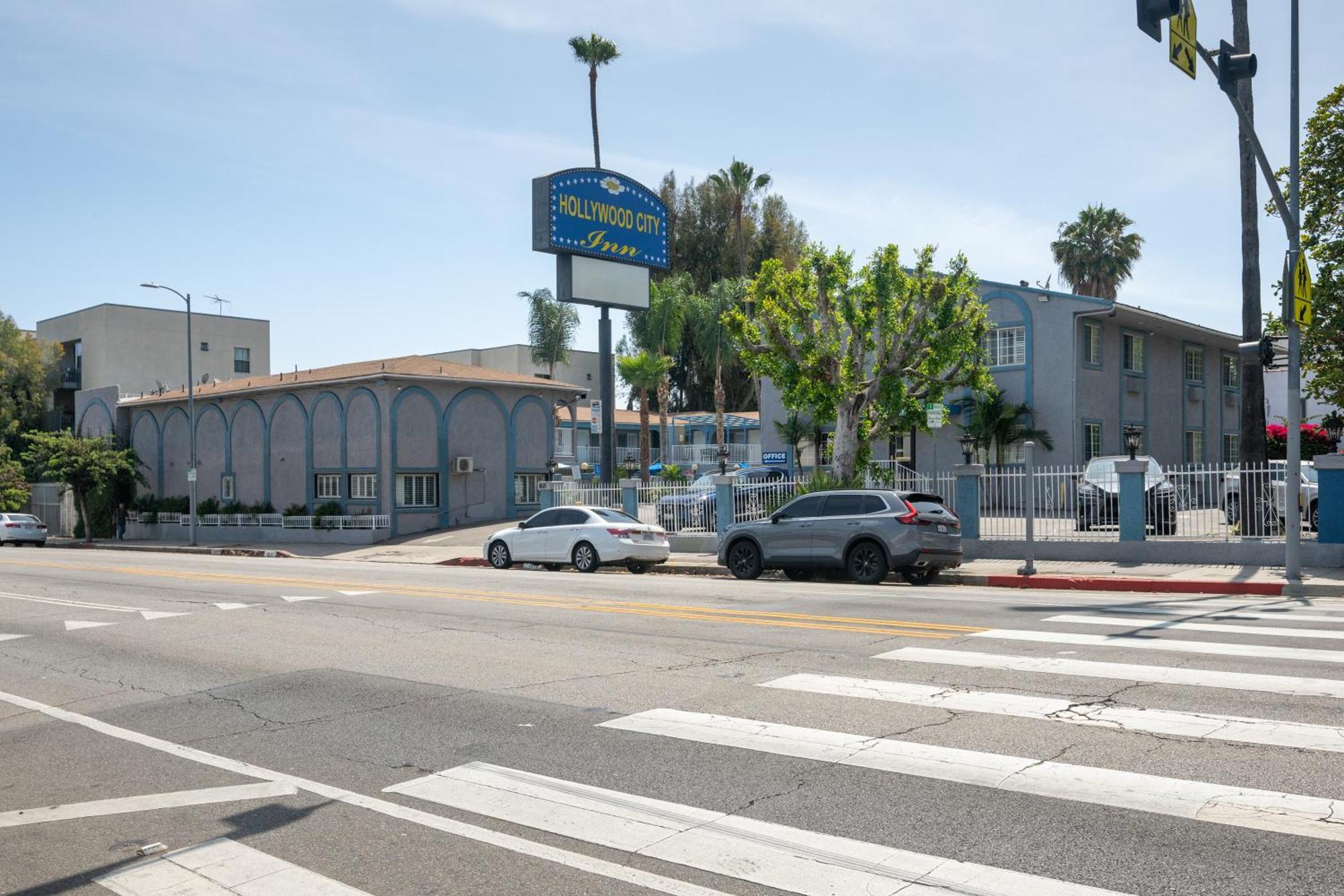 Hollywood City Inn